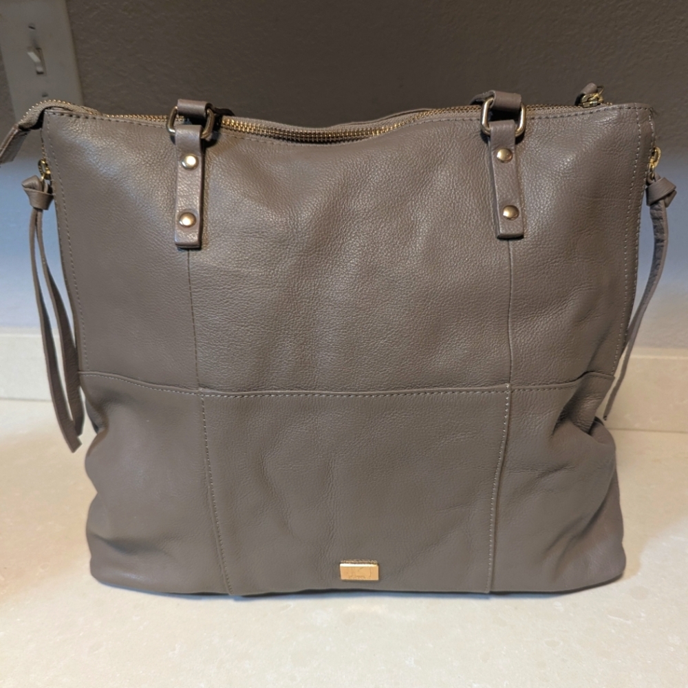 Women's Kooba leather shoulder bag/purse.